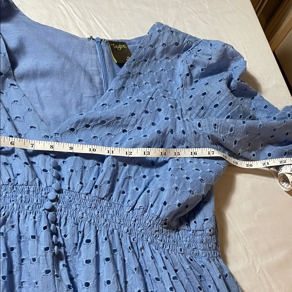 Taylor Dress in Light Blue Eyelet dress size 12 - Picture 10 of 12